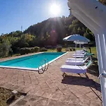 In With Pool * Assisi