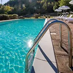 In With Pool * Assisi